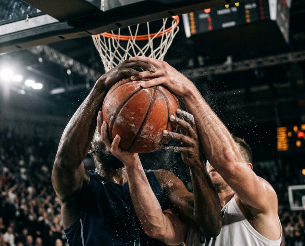 NBA阶段榜单：洛杉矶快船与金州勇士的差距被拉在哪里